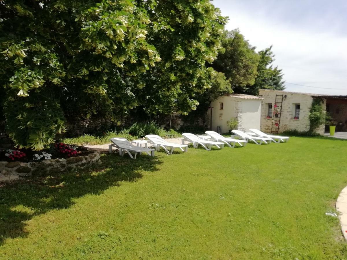 A La Maison D'Hotes La Baume-de-Transit エクステリア 写真